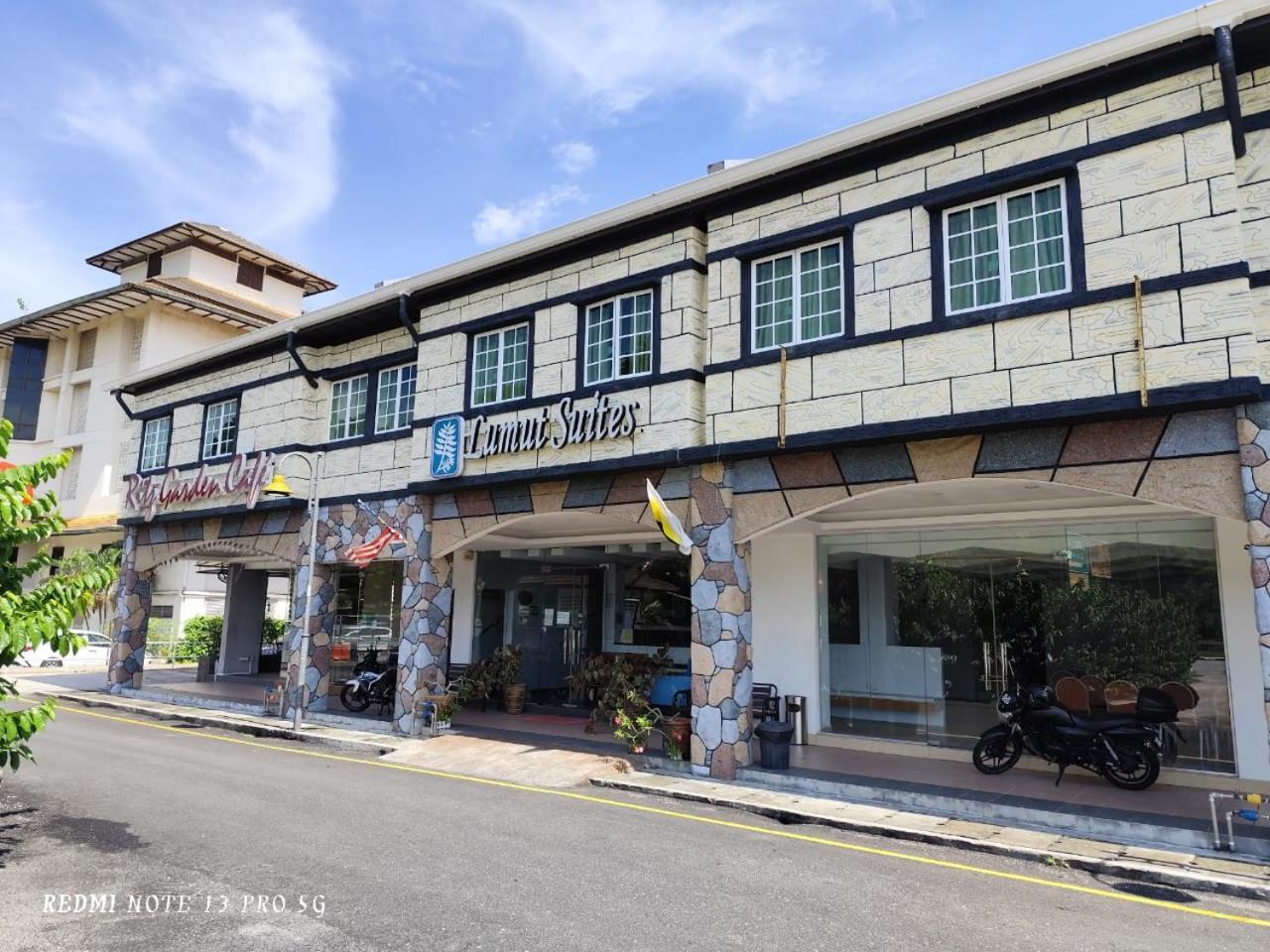 Lumut Suites Exterior foto