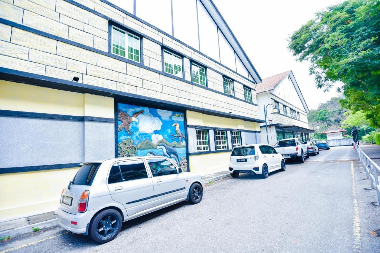 Lumut Suites Exterior foto