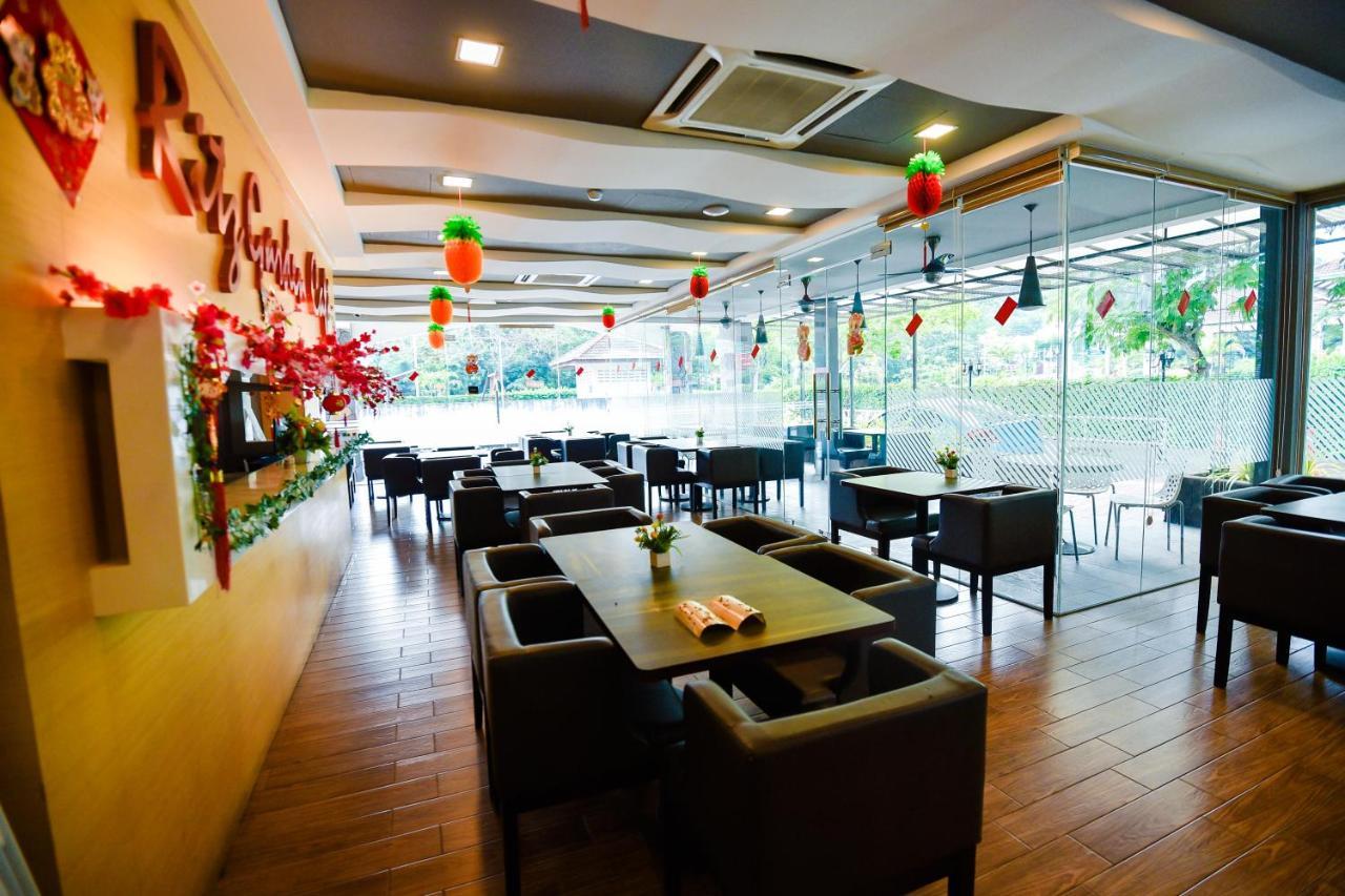 Lumut Suites Exterior foto